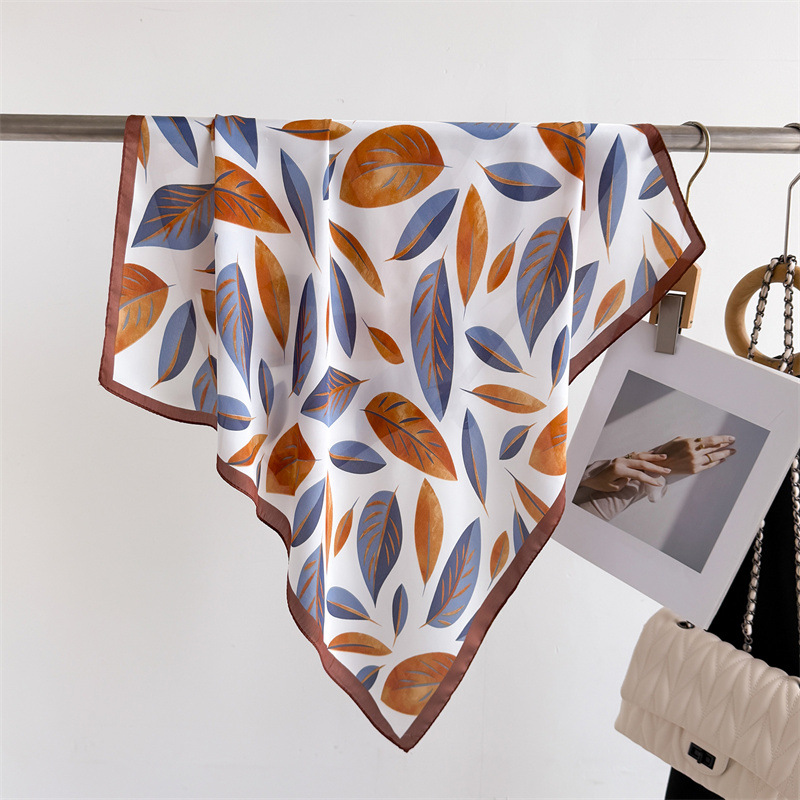 Luxury Brand Print 70cm Square - огляд і ціна Scarf Silk Square