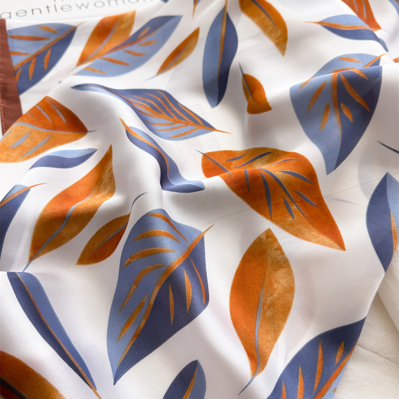 Luxury Brand Print 70cm Square - огляд і ціна Scarf Silk Square