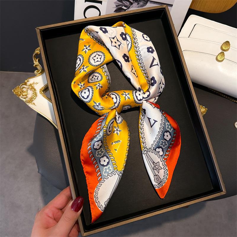 70cm Square Scarf  for Women R - огляд і ціна Ascot Neck Scarf