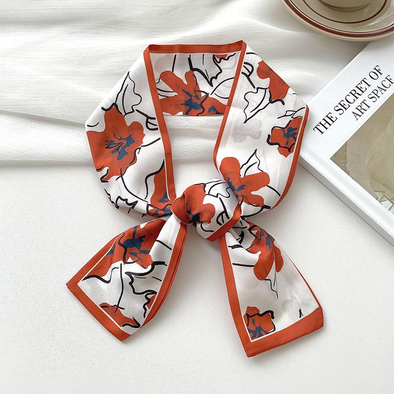 New luxury Brand Model Small S - огляд і ціна Silk Neck Scarf